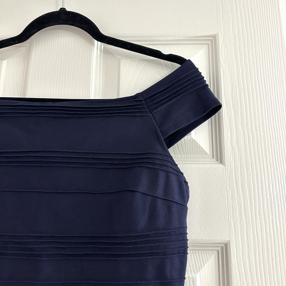 Ted Baker London Textured Off Shoulder Navy Bodycon Dress Size 3 US Size 8 - Picture 5 of 10
